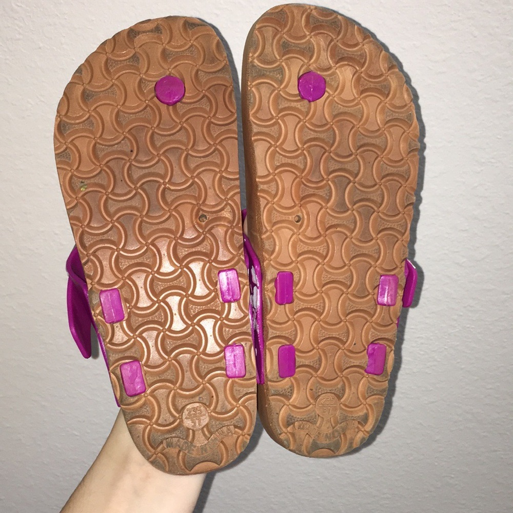 Plastic Flip Flops - Picture 3 of 4
